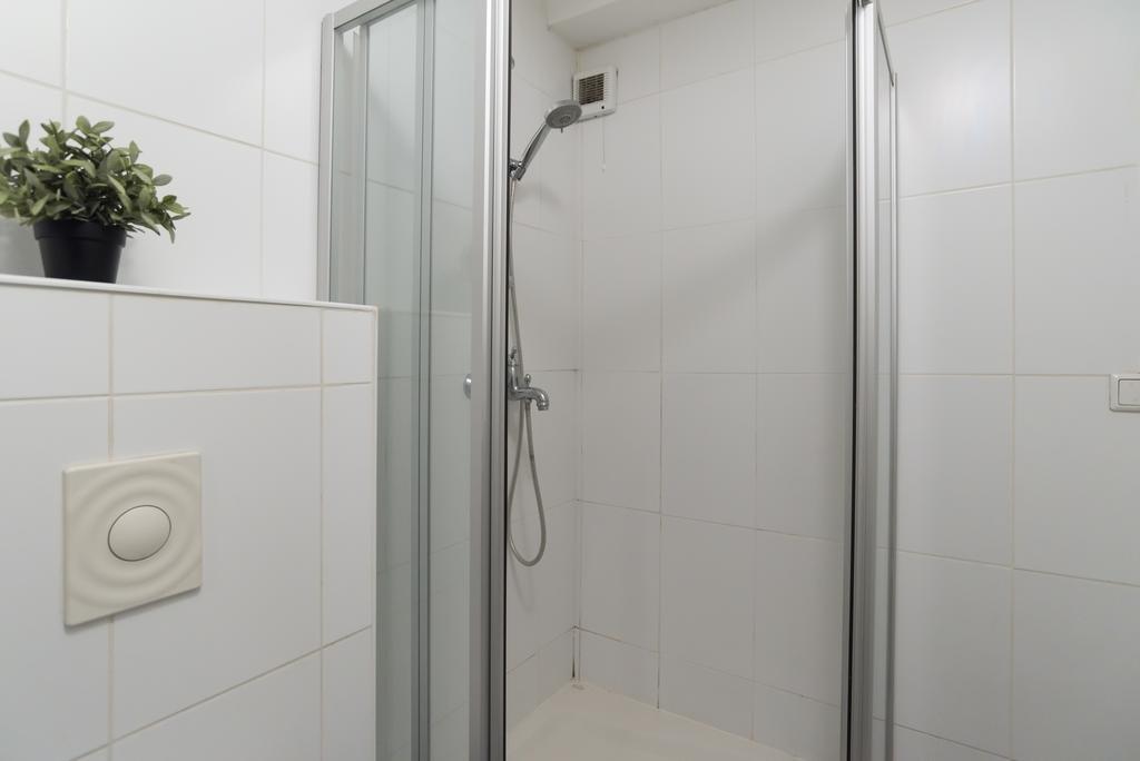 Lil' Dutch Studio Apartment Амстердам Екстериор снимка